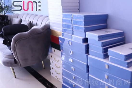 尚你美覓韻黃山經(jīng)營模式之水玲瓏美膚 尚你美覓韻黃山經(jīng)營模式之水玲瓏美膚