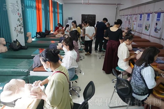 手法實操學習,助力門店解決手法難題 手法實操學習,助力門店解決手法難題