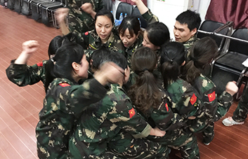 ˉ(mng)룬ˈF(tun)(du)ÿ(g)˱،(jin)ȥ