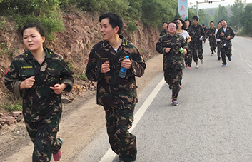 15ͽĥZ𱬾W(wng)T;ӢF(tun)(du)O